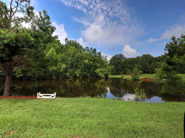 104 Maude Rd, Holly Springs, MS 38635