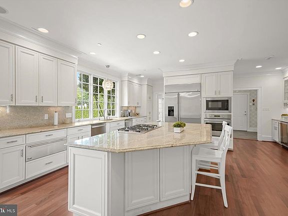 4th image of 7506 Persimmon Tree Ln