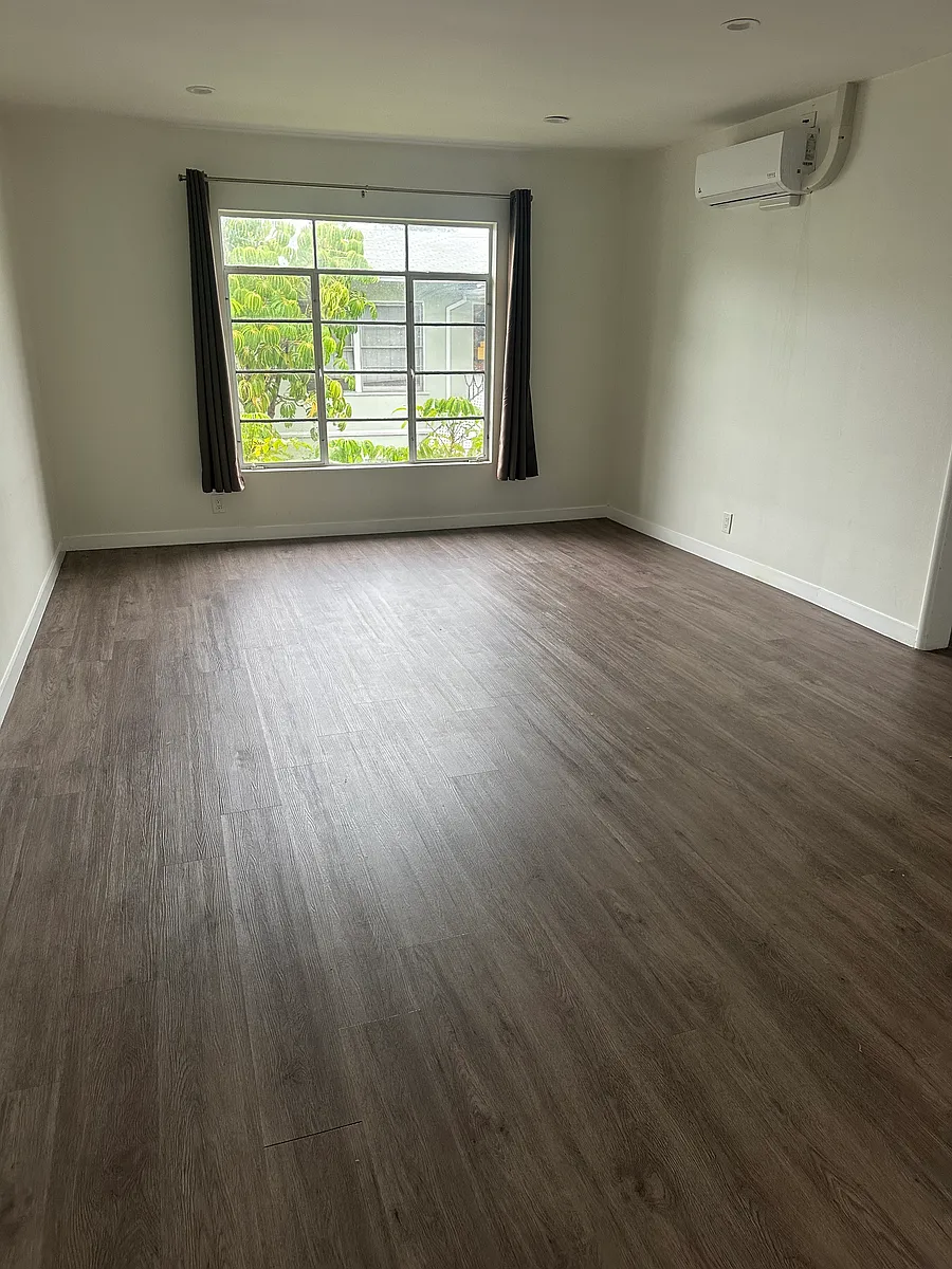 Building Photo - 2831 Arizona Ave #C