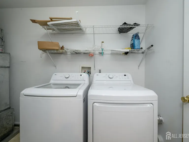 303 Pinelli Dr — Photo 21