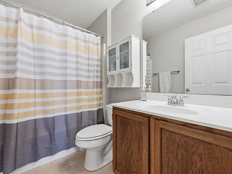 2nd Floor Full Bath