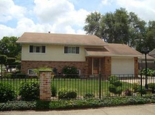 1600 Memorial Dr, Pekin, IL 61554