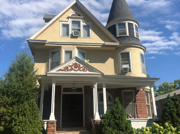 2201 Bryant Ave S #15, Minneapolis, MN 55405