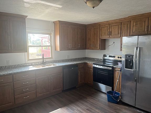 3rd image of 1282 N Shetland Rd