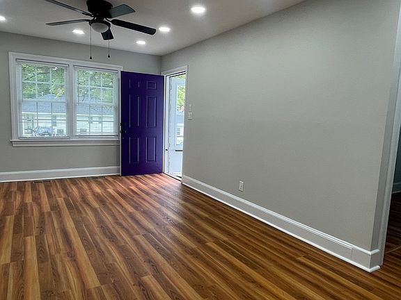 5th image of 104 N Holly St