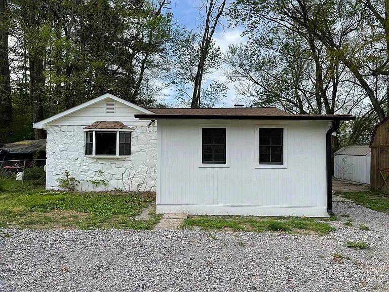 187 Karen Dr — Photo 2
