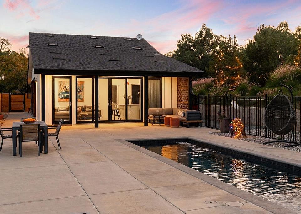 1st image of 6937 Kellyn Ln
