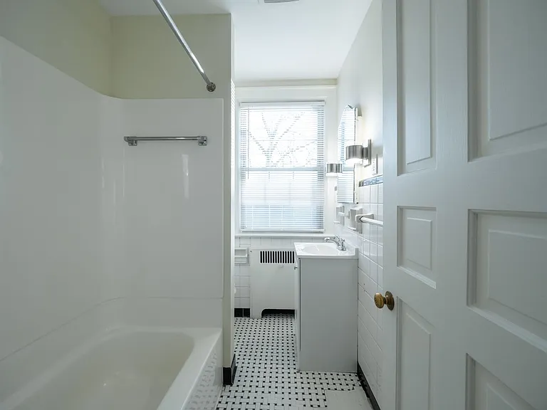 101 S Linwood Ave — Photo 15