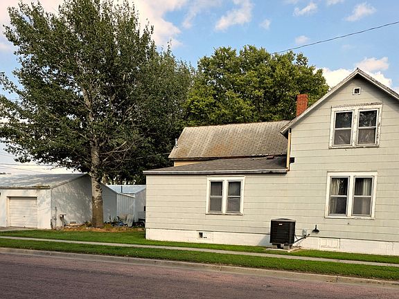 2nd image of 200 N 1st St
