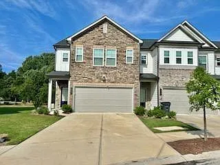 3 bed, 2.5 bath, 1764 sqft, $2,300 — Photo 1