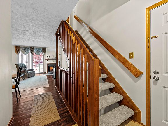 3rd image of 222 Macenroe Dr #68E