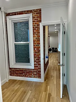 Rented by Bank Neary | media 81