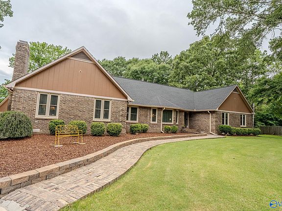 3rd image of 114 Oakleaf Cir