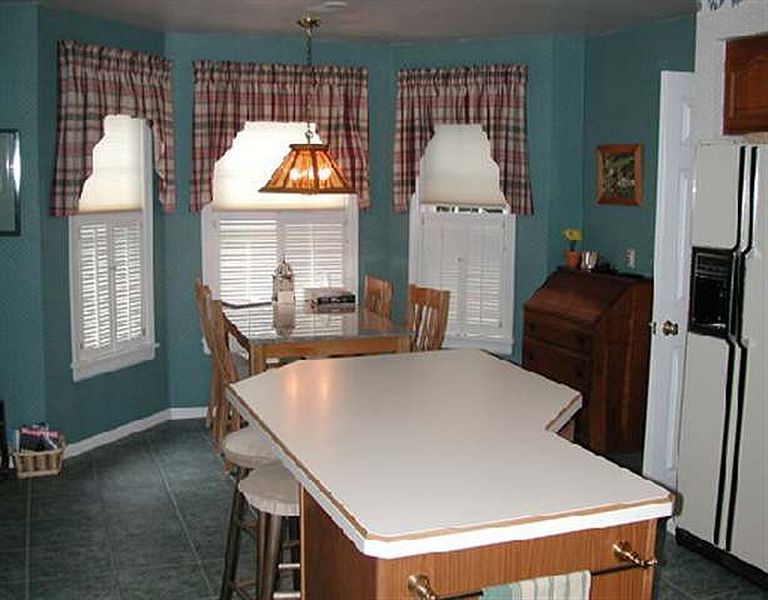 5th image of 4 NEW HAMPSHIRE Court
