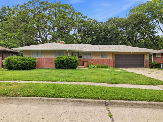 4206 43rd St, Des Moines, IA 50310