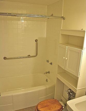 4th image of 505 Cherry St SE APT 208