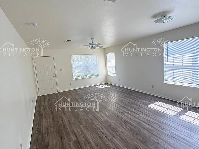 125 Christopher Ct — Photo 7