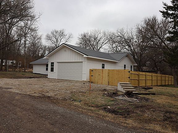 3rd image of 117 Jack Harris Ln
