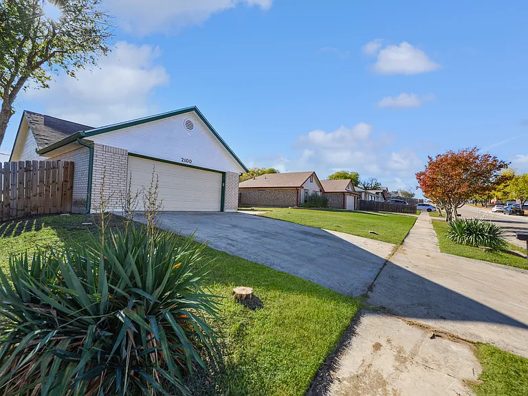 2100 Wheeler Ave — Photo 3