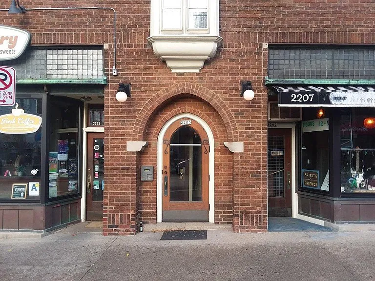 2205 N Farwell Ave #9 — Photo 15