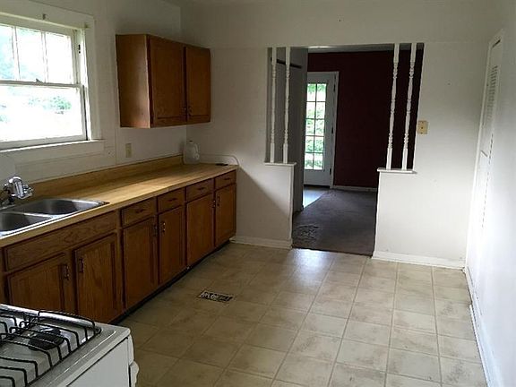 5th image of 421 Delcamp Dr