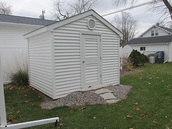 Storage building