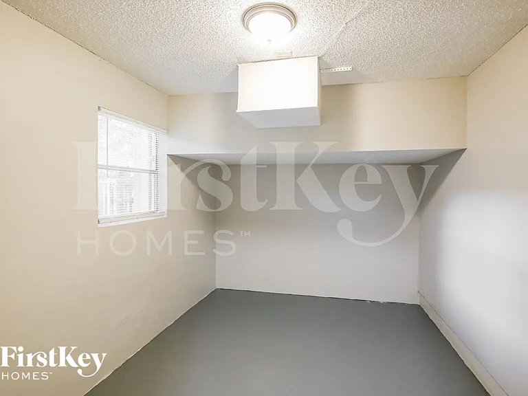 7820 SW 9th St — Photo 14