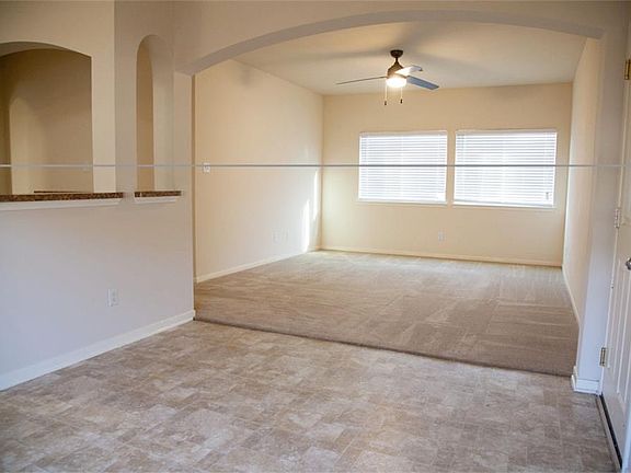 4th image of 1521 Claremont Garden Cir