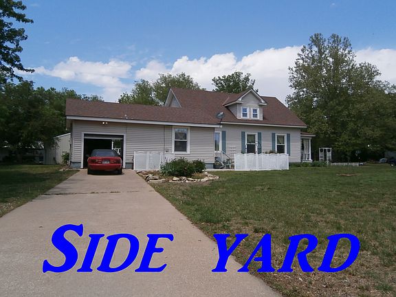 3rd image of 203 S Kansas Ave