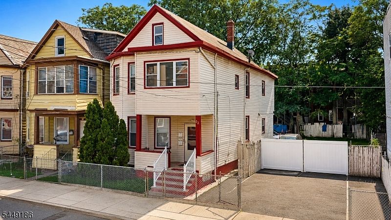 1st image of 33 Vreeland Ave