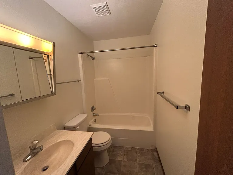 5122 25th Avenue Ct — Photo 8