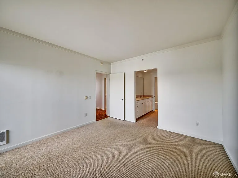 400 Beale St #1707 — Photo 15