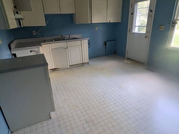 2nd image of 1717 Hartley Ave