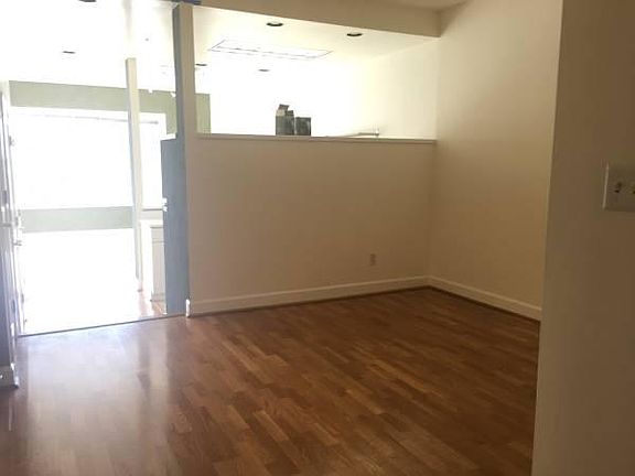 4th image of 220 Lombard St APT 520