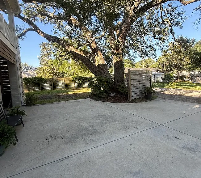 406 Caverly Ln — Photo 4