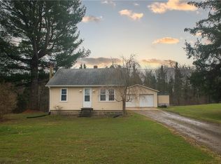 2955 Morehouse Rd, Erie, PA 16509