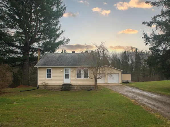 2955 Morehouse Rd, Erie, PA 16509