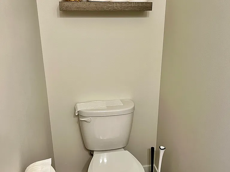 895 Thames Ct — Photo 42