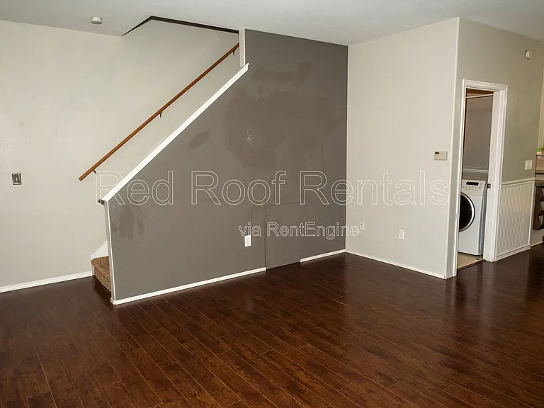 1222 7th St SE #L — Photo 5