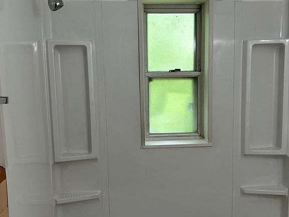 2nd image of 211 E Sunrise Ave