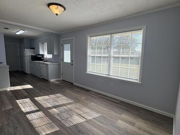 5th image of 294 Simpson Dr