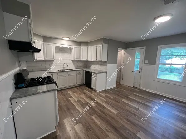 712 Mills St, North Little Rock, AR 72117