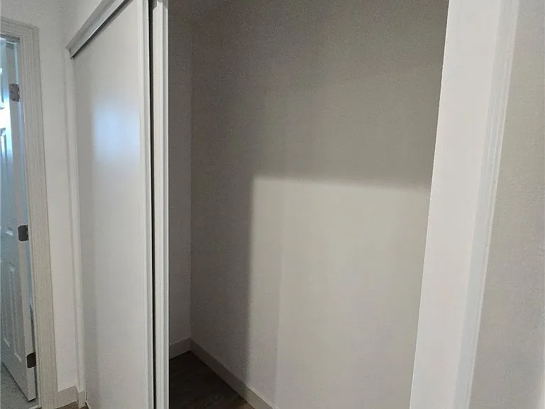 422 Devener St #C — Photo 8