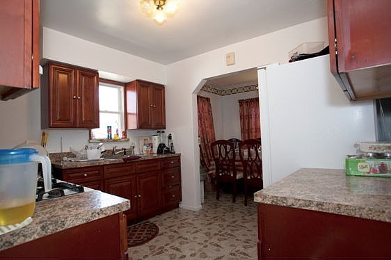 3rd image of 8416 258th St