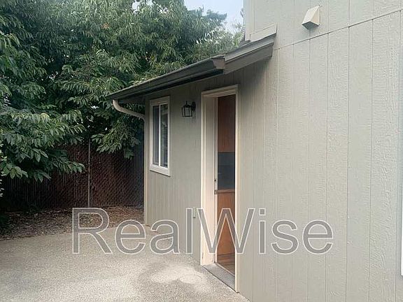 2nd image of 210 3rd St Unit A