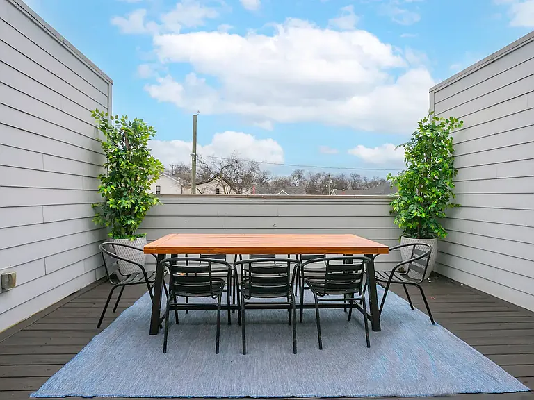 1069 E Trinity Ln — Photo 12