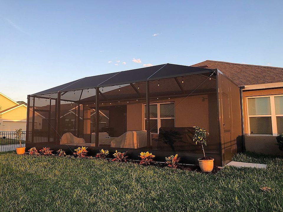 Screened Patio (30’x12’)