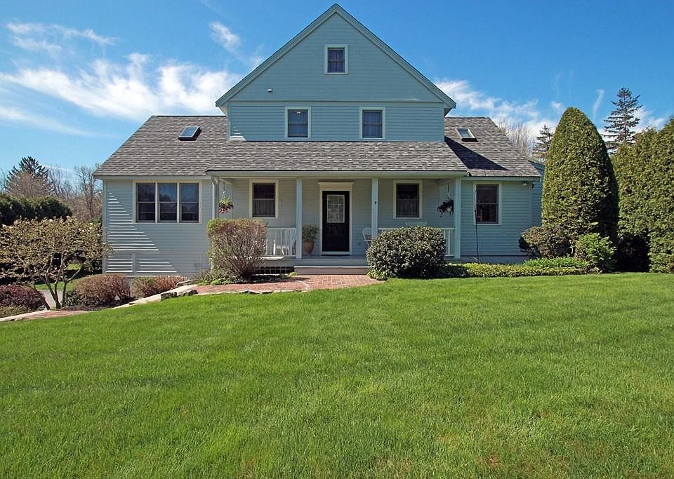 1st image of 9 Newell Farm Dr