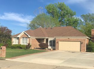2708 Pro Tour Dr, Belleville, IL 62220