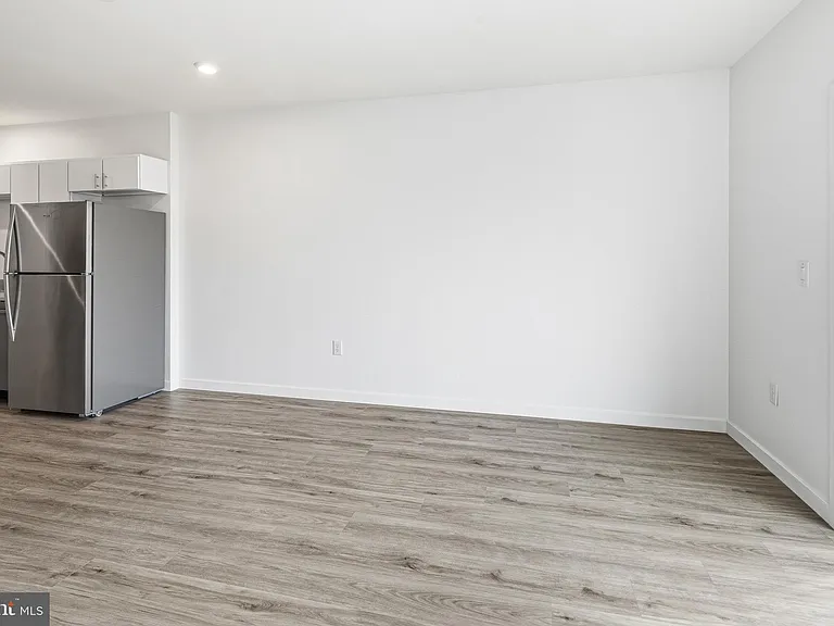 915 N Broad St #17-417 — Photo 5